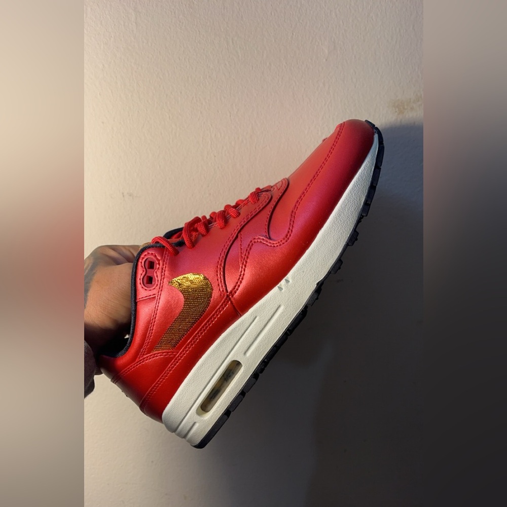 NIKE AIR MAX 1 "GOLD SEQUIN" size 7m